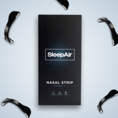 SleepAir mágneses orrtapasz, kellemes alvás, könnyebb légzés és orrdugulás csökkentése, kiváló minőségben, innovatív kialakítással, egészséges alvási rutin támogatására.