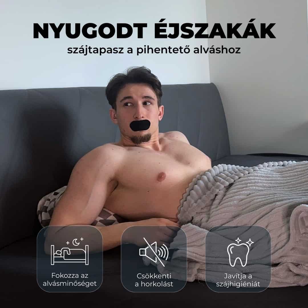 Mosolygós férfi fekete szájtapasszal felkelés után, nyugodt alvás és horkoláscsökkentés